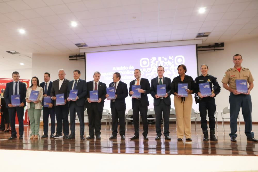 Capa da notícia: Primeiro Anuário de Segurança Pública do DF reforça compromisso com transparência e políticas baseadas em evidências